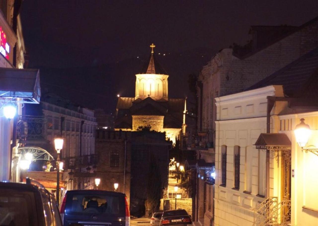 Aparthotel Heart Of Tbilisi Bagian luar foto